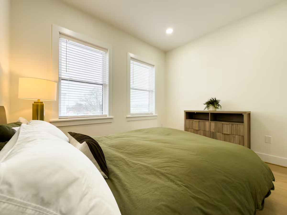 Two Level Contemporary and Spacious Townhome - Photo 9