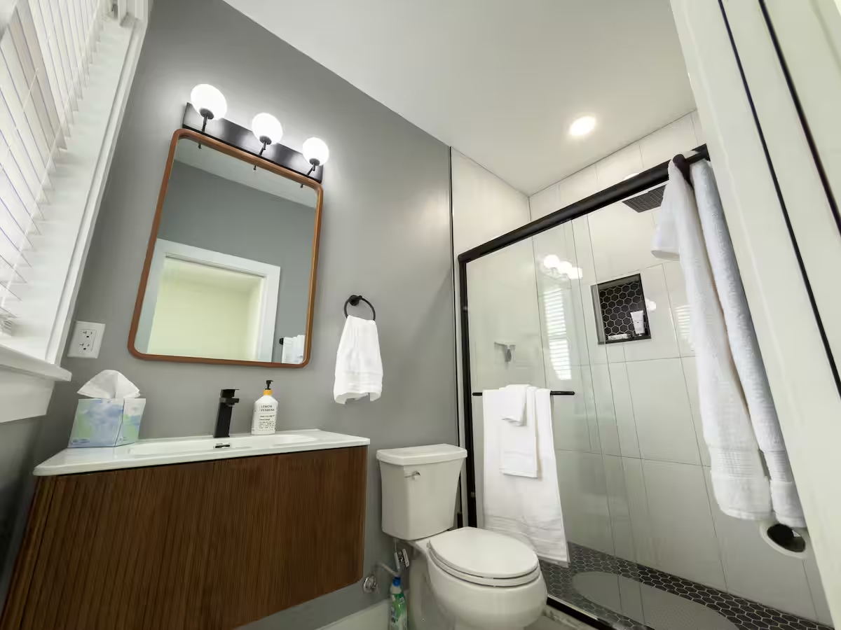 Two Level Contemporary and Spacious Townhome - Photo 10