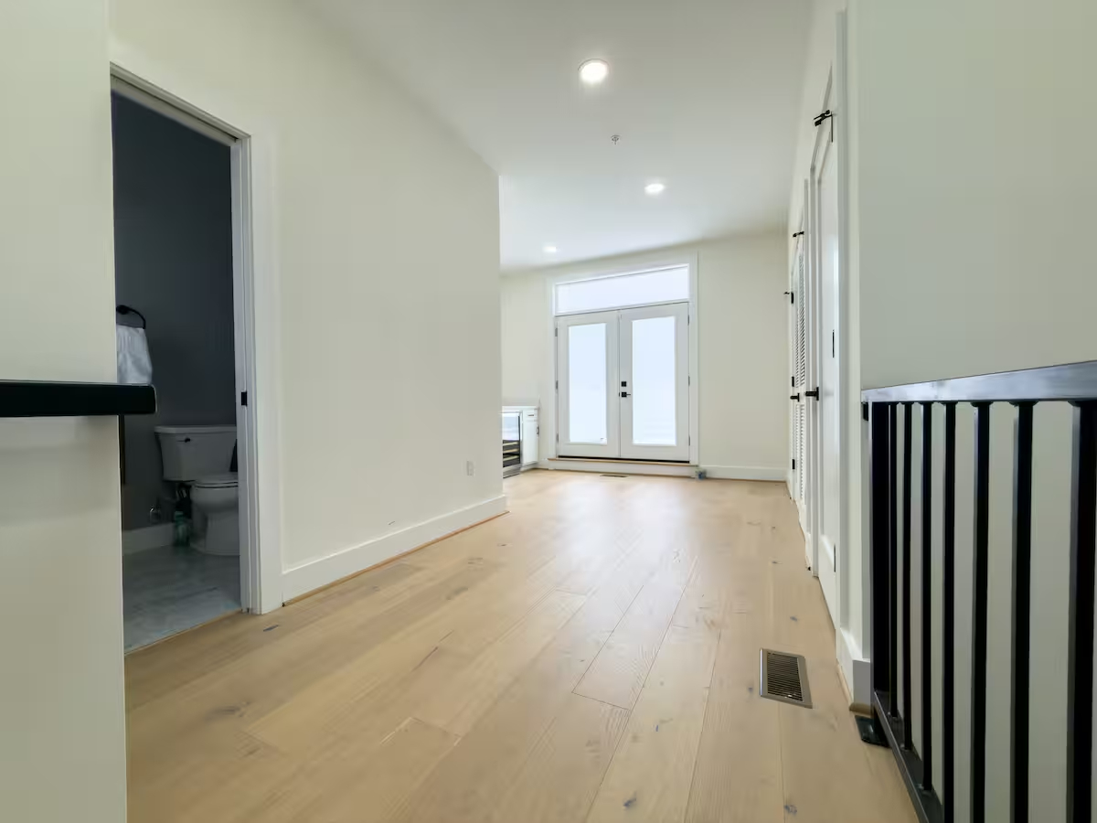 Two Level Contemporary and Spacious Townhome - Photo 12