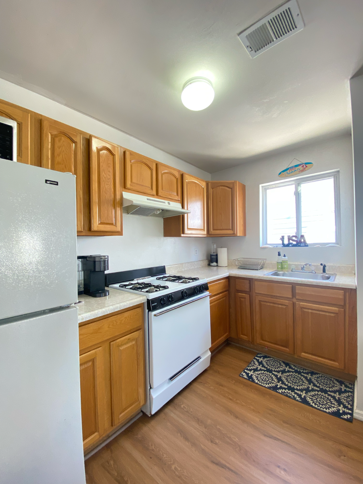 3Bdrm home near St.John's Episcopal Hospital w/In-unit laundry & Parking - Photo 2