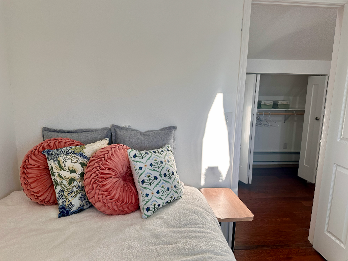 Bright, Fully Furnished room in Quiet Executive Style Apartment- Bethel, AK - Photo 10