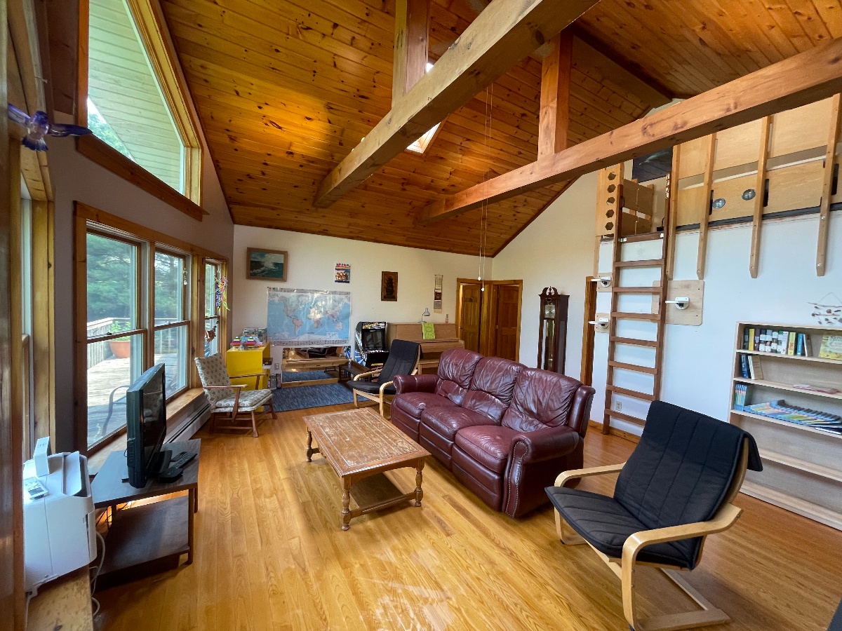 Light-filled country home near Ithaca - all utilities included - Photo 7