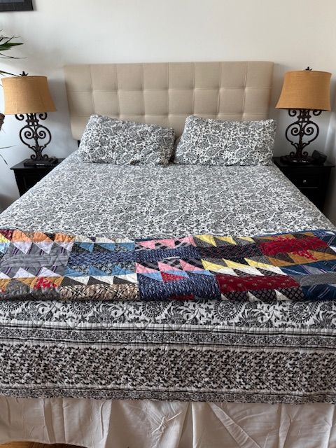 MEDICAL PROFESSIONALS ONLY. SHORT TERM ONLY. Bright ensuite bedroom steps from the Hudson and Linco - Photo 4