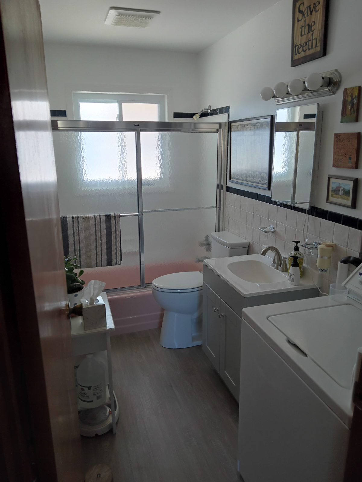 Comfortable Three Bedroom Home With Quiet Setting and Easy Daily Convenience - Photo 8