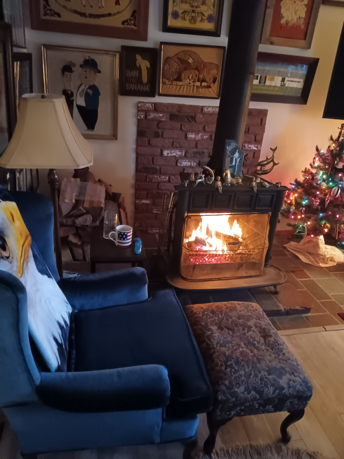 Comfortable Three Bedroom Home With Quiet Setting and Easy Daily Convenience - Photo 2