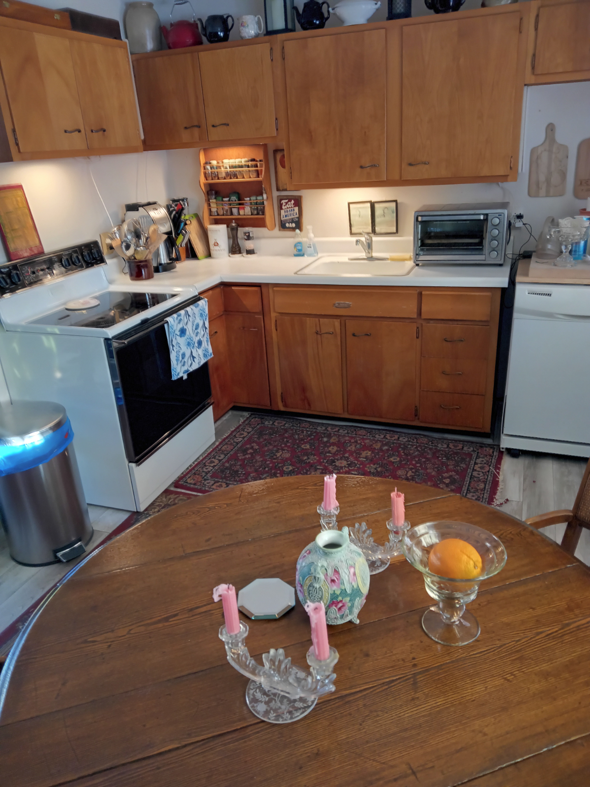 Comfortable Three Bedroom Home With Quiet Setting and Easy Daily Convenience - Photo 3