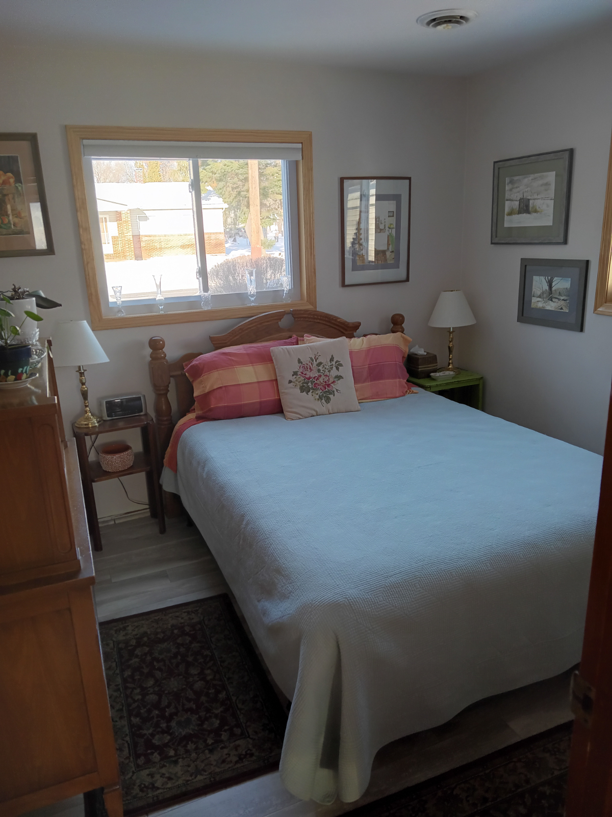 Comfortable Three Bedroom Home With Quiet Setting and Easy Daily Convenience - Photo 6