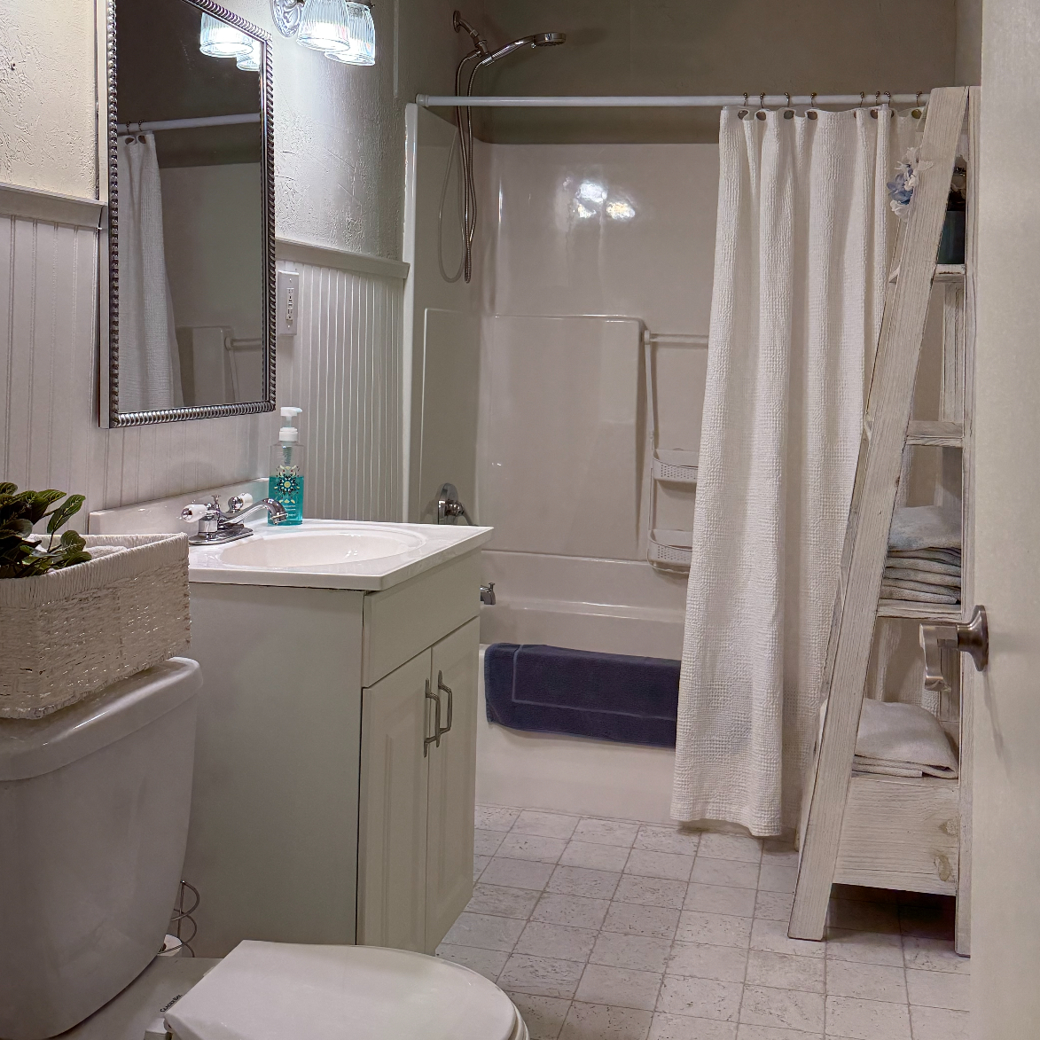 Large 1 Bedroom in Duplex South Utica - Photo 7