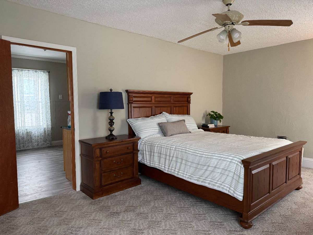Large 1 Bedroom in Duplex South Utica - Photo 8