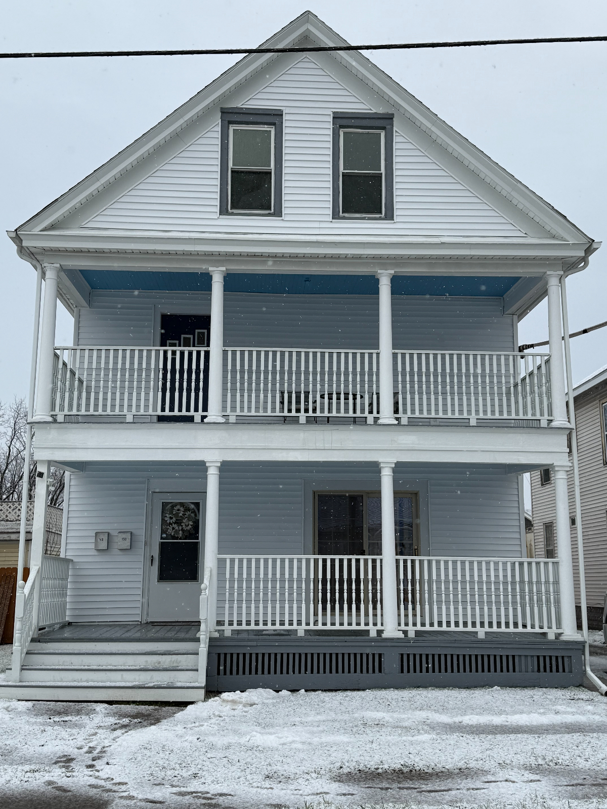 Large 1 Bedroom in Duplex South Utica - Photo 1