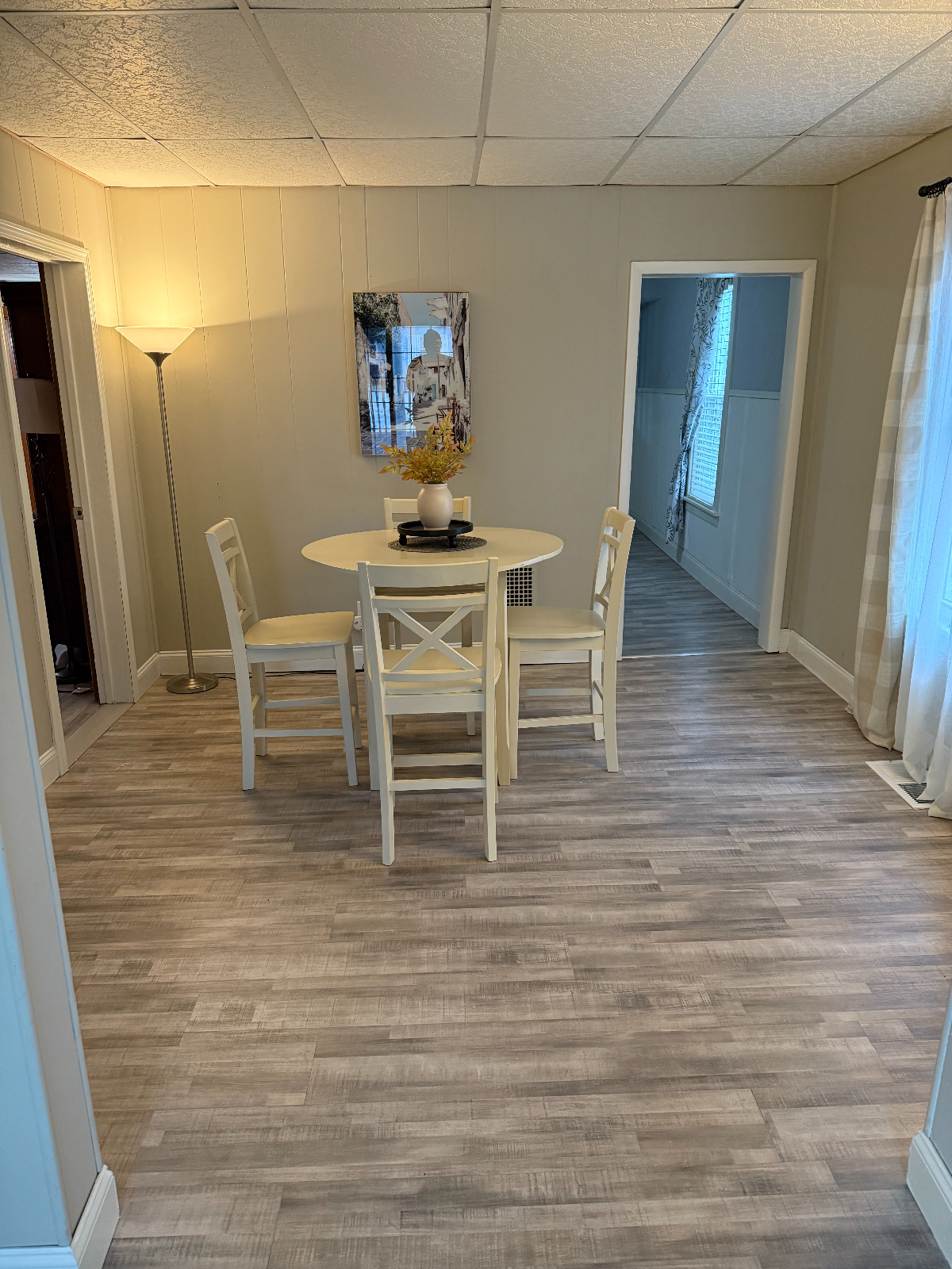 Large 1 Bedroom in Duplex South Utica - Photo 6