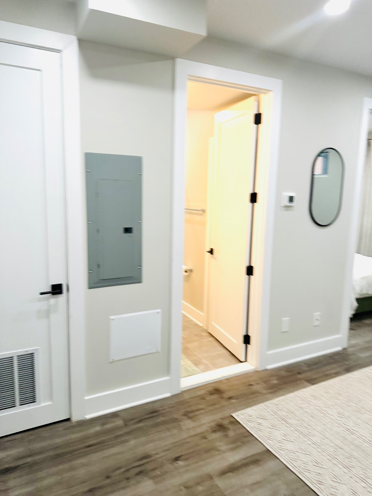 Bright & Stylish New Condo Perfect for Travel Nurses & Professionals - Photo 3