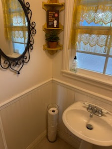 Peaceful Furnished Room With Easy Coast Access - Photo 6