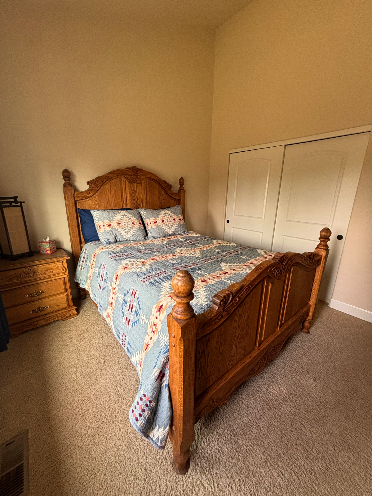Lovely Room with Private Bath and Shared Common Living Spaces - Photo 2