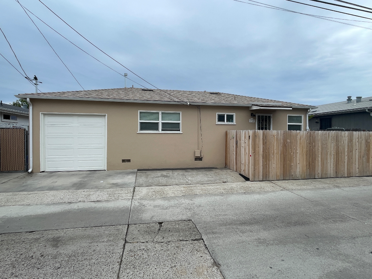 PRIVATE 2BR Home w/ Yard Near Major Hospitals - Utilities Included, Pet Friendly - Photo 3