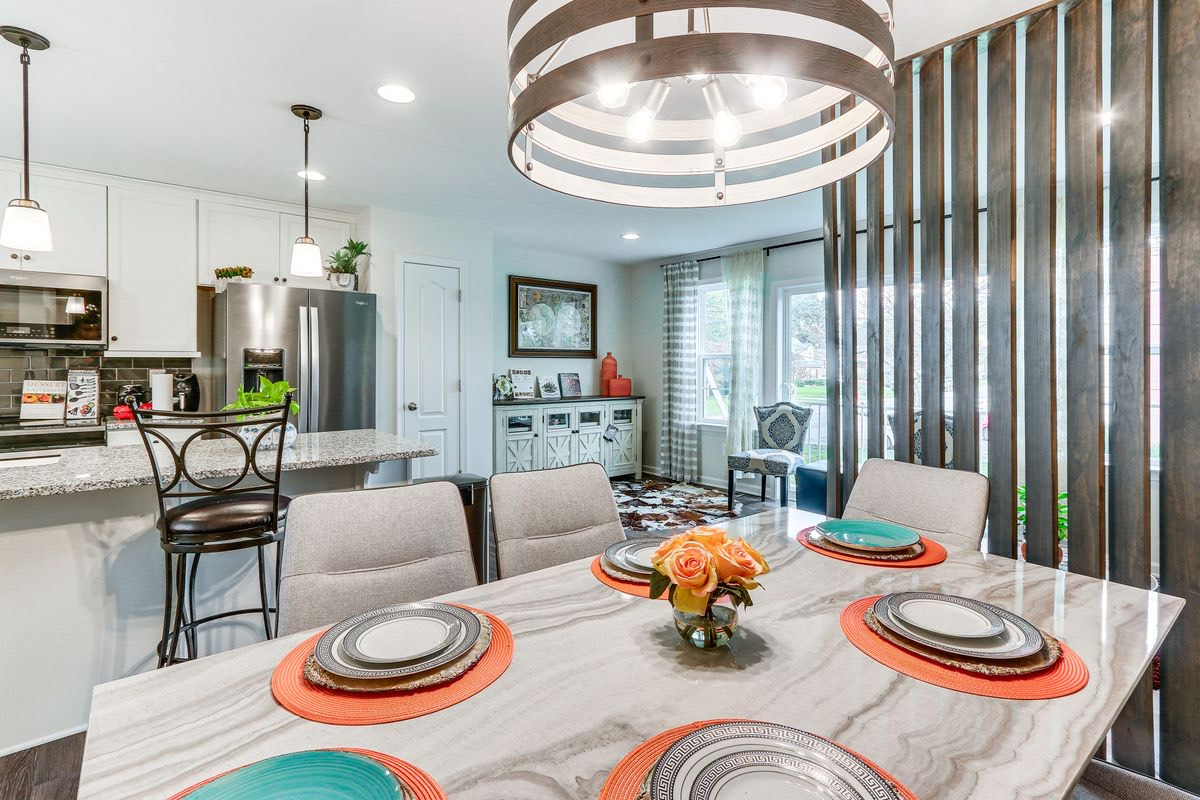 Spacious Modern Townhouse with 4 Bedrooms, Full Gym, and Dual Living Areas - Photo 5