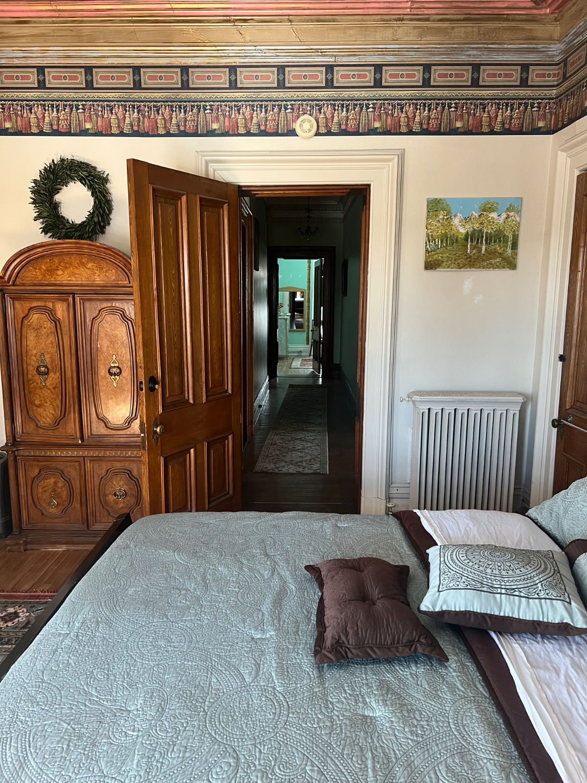 Magnificent Victorian Mansion Room 1 - Photo 10