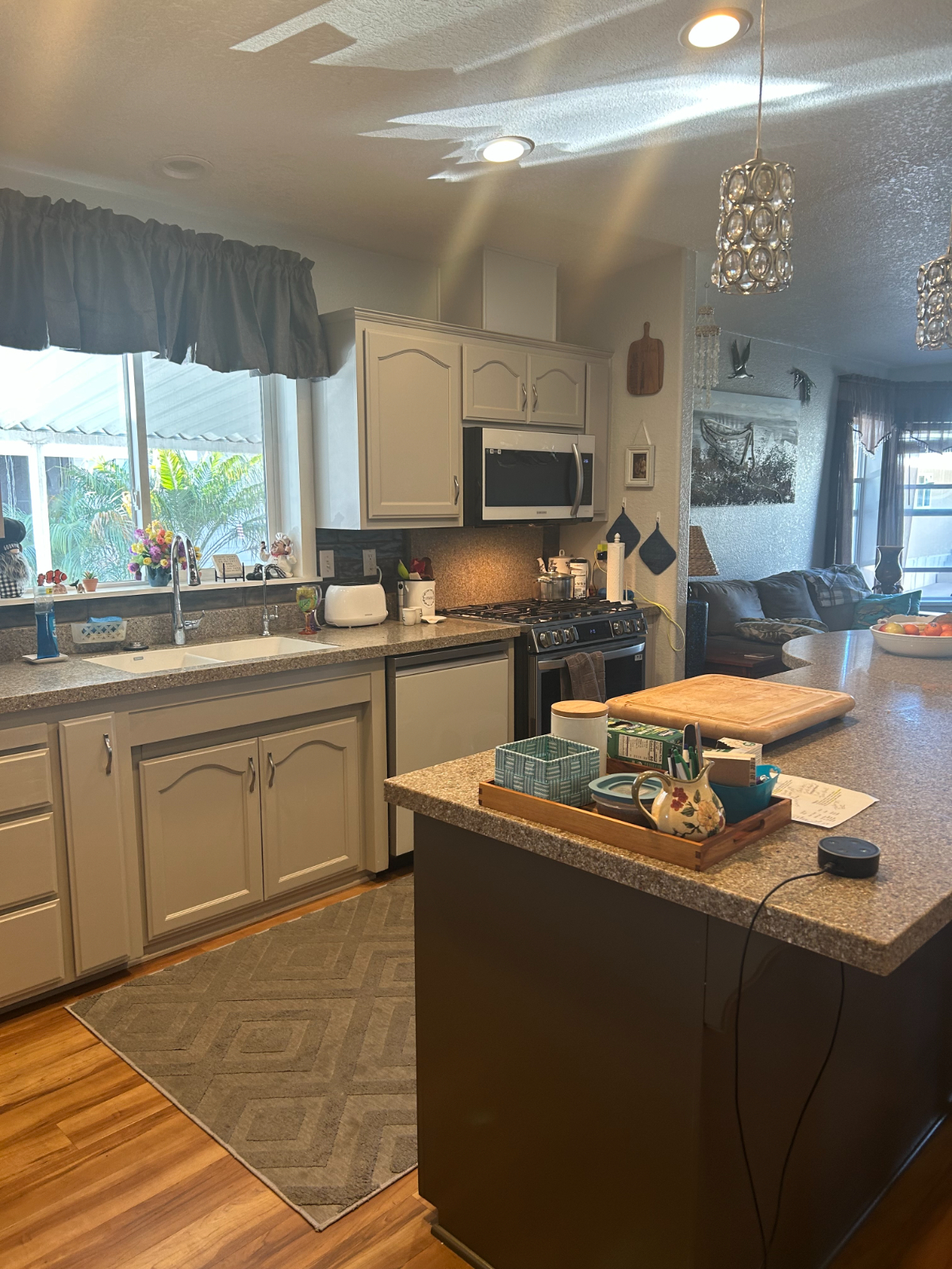 Private Suite for Traveling Professionals - Photo 6