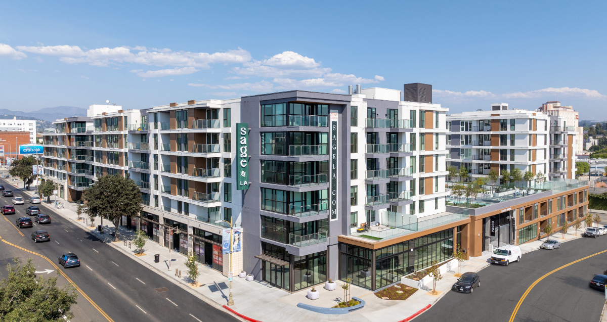 Luxury Furnished 1BR - New Secure Building - Parking - Near Major LA Hospitals - Photo 2