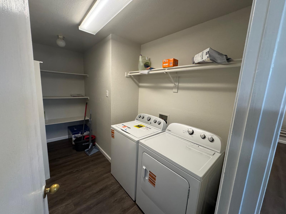 Spacious, Peaceful & Modern 3BD/2Bath Home - Photo 12