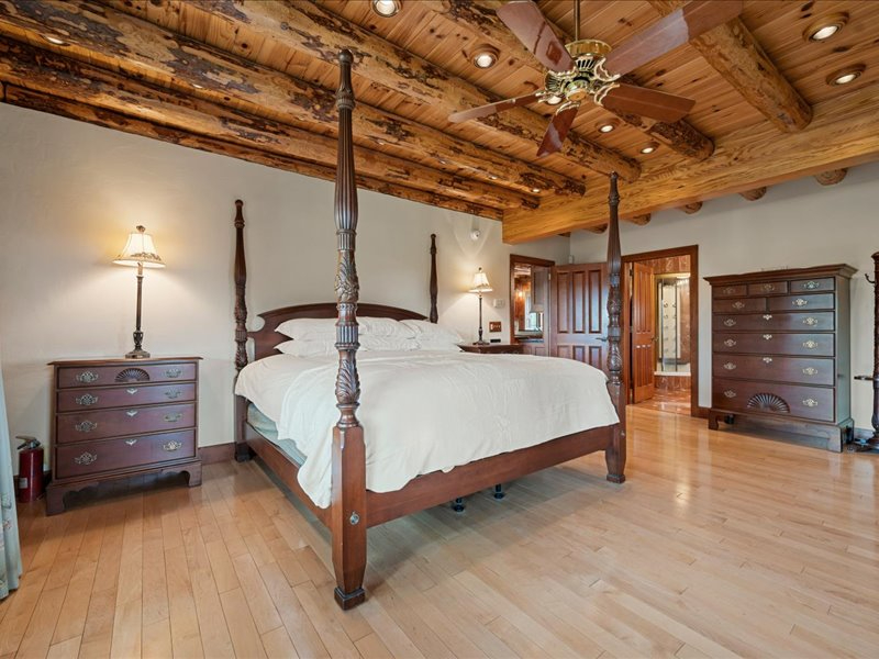 Silver Eagle Lodge, Executive log home propery - Photo 4