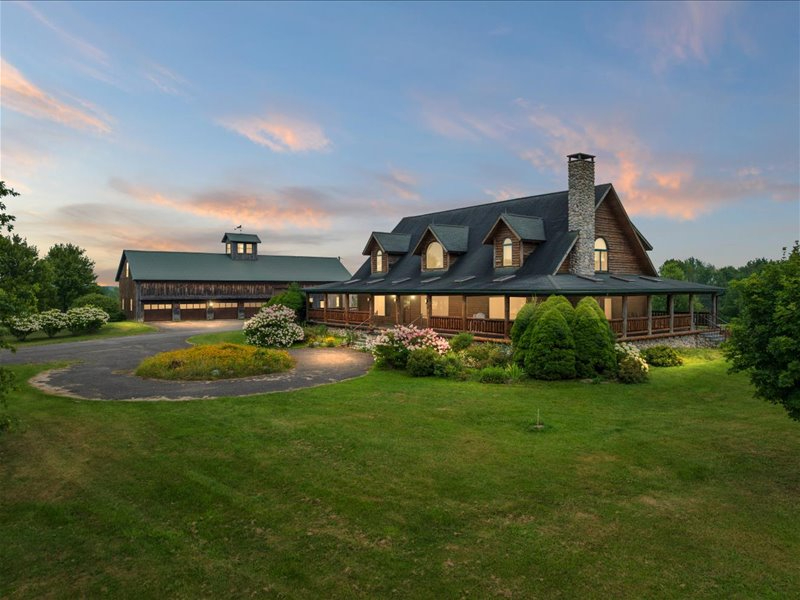 Silver Eagle Lodge, Executive log home propery - Photo 1