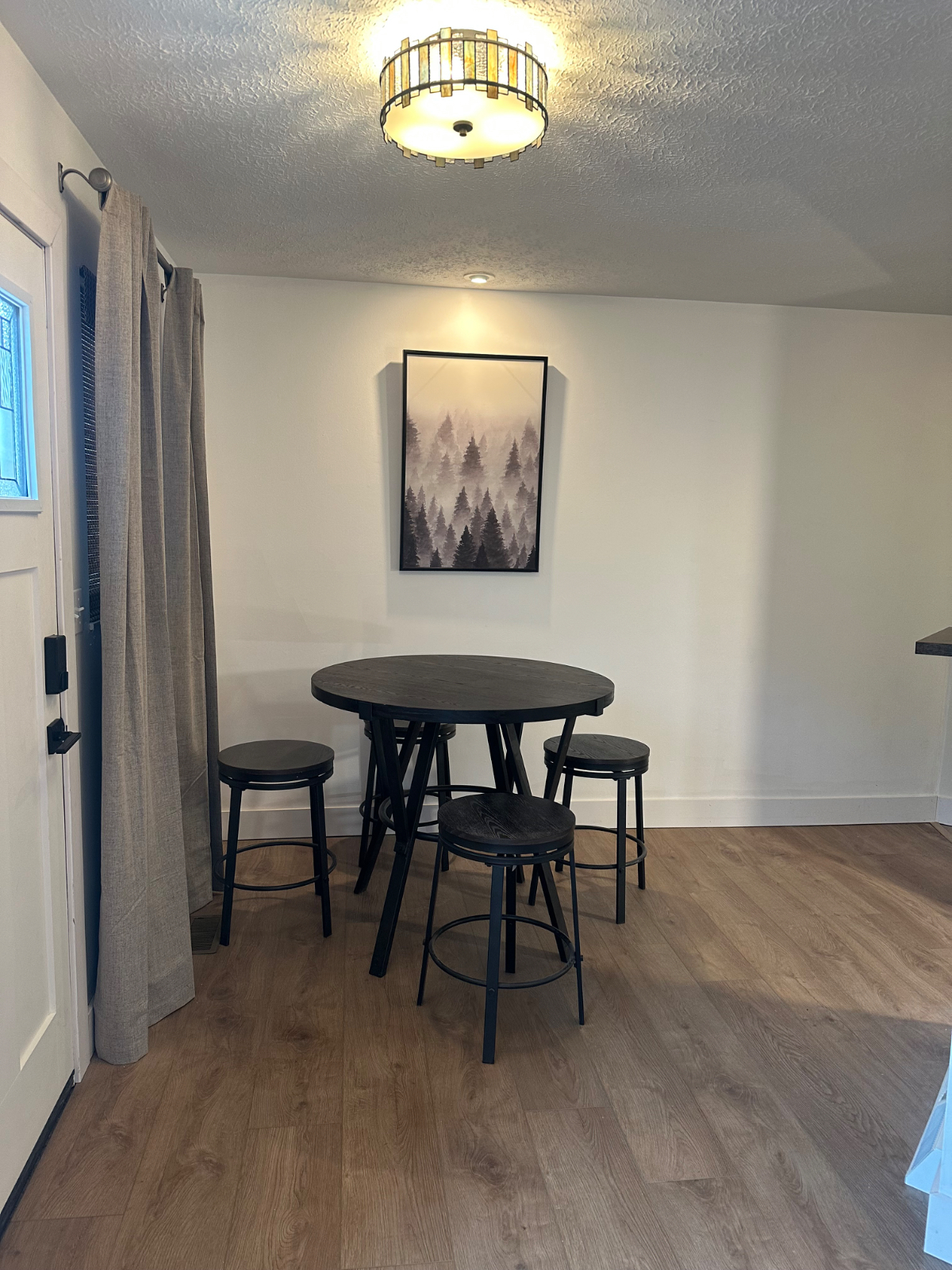 Spacious, uptown vibe 3 bedroom condo in convenient, quiet location. - Photo 6