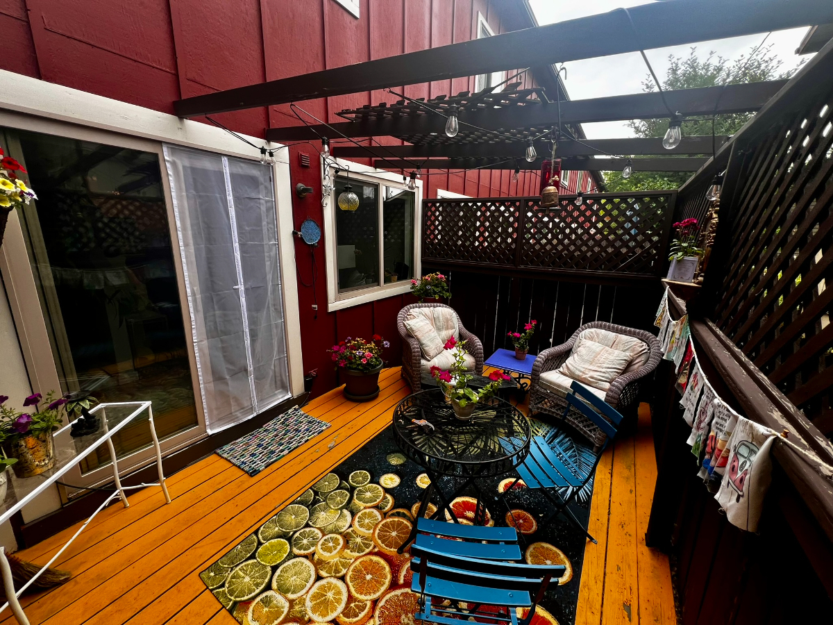 Cozy Condo Near Downton - Photo 7