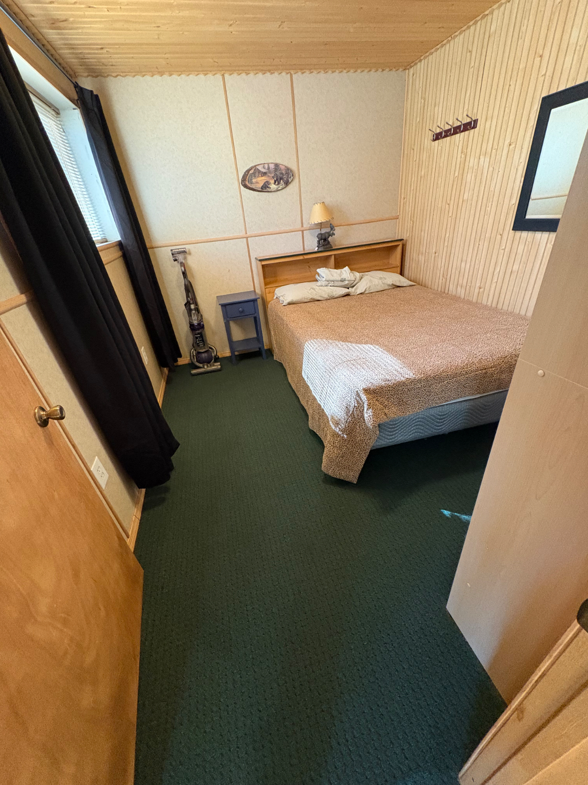 Cozy quite secure and peaceful near hospital one bedroom apartment - Photo 3