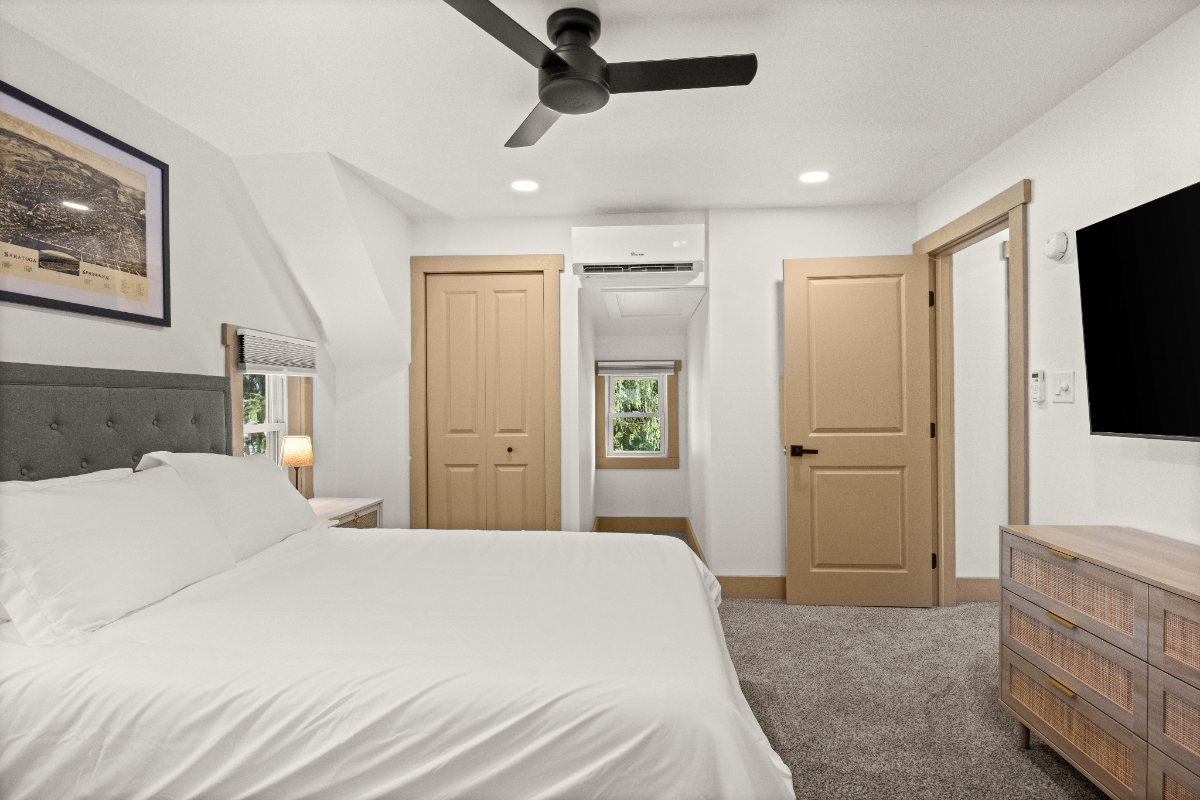Newly Renovated Home in the heart of Saratoga Springs - Photo 3