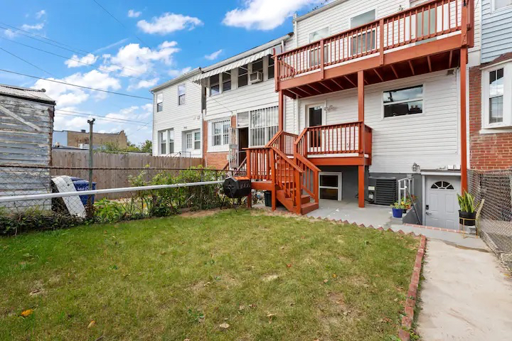 Bright Basement Apartment | Quiet, Fully Furnished | Ideal for Healthcare, Remote & Government Profe - Photo 4