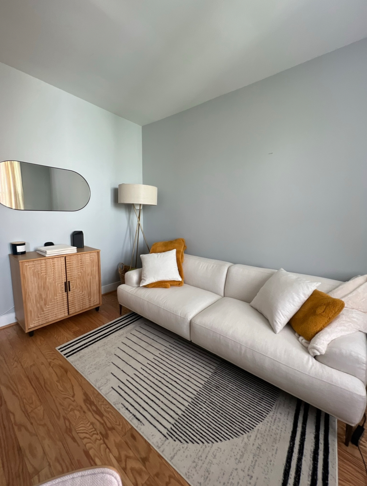 1BR/1BA Condo for Rent - Photo 1