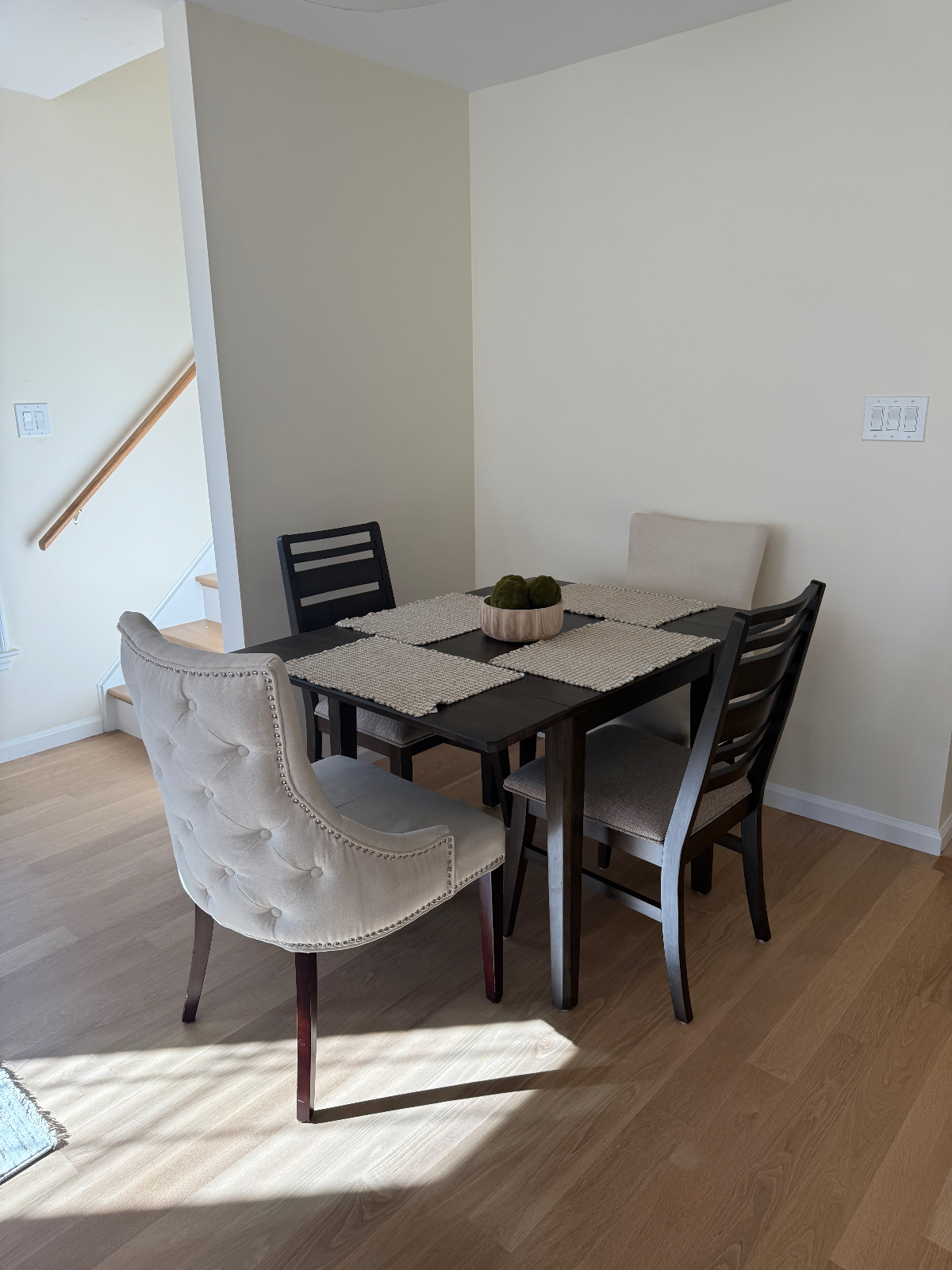 Bright room with hardwood floors, patio, parking, and easy transit access - Photo 3