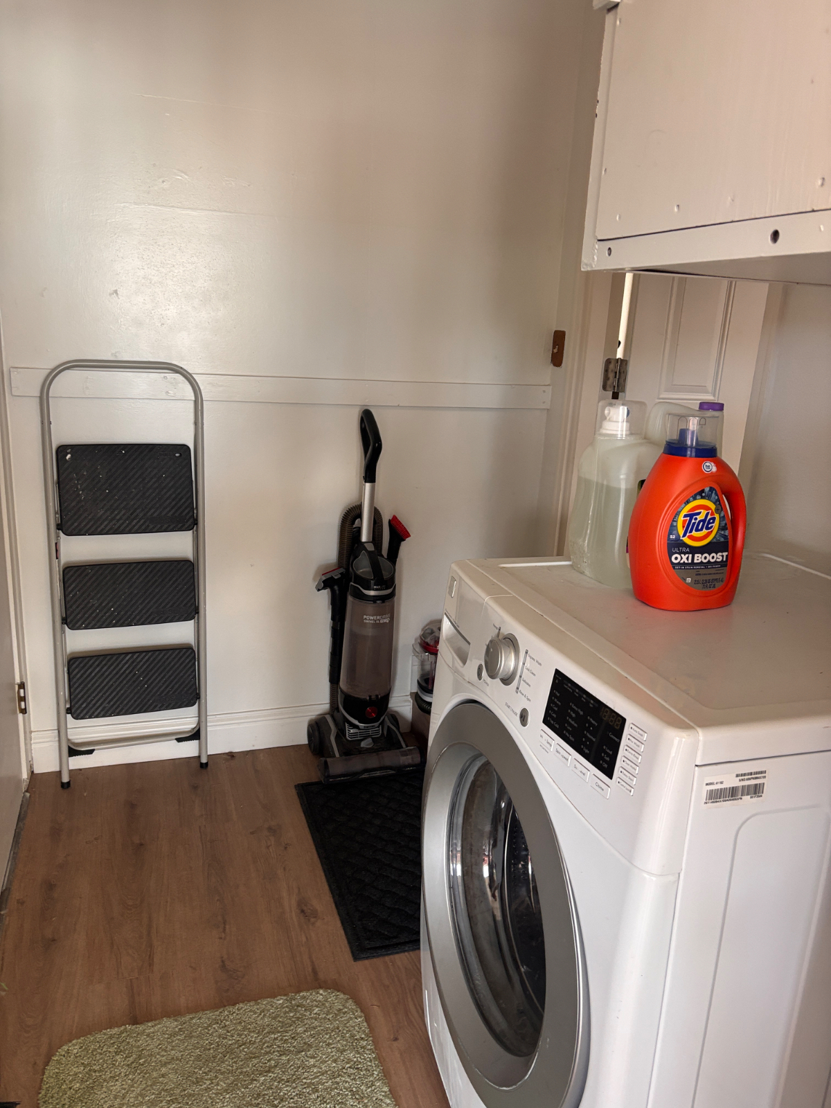1 Bed 1 Bath Apartment. Shared Home w/ Private Entrance, Bath, and Kitchen. - Photo 2