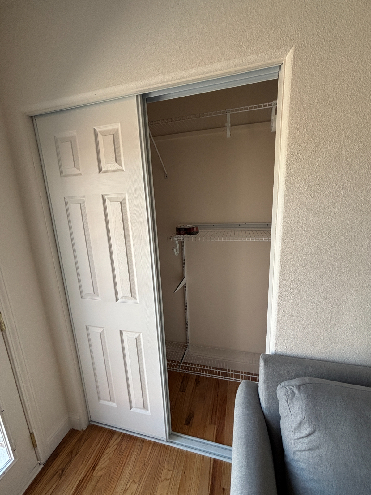 1 Bed 1 Bath Apartment. Shared Home w/ Private Entrance, Bath, and Kitchen. - Photo 5
