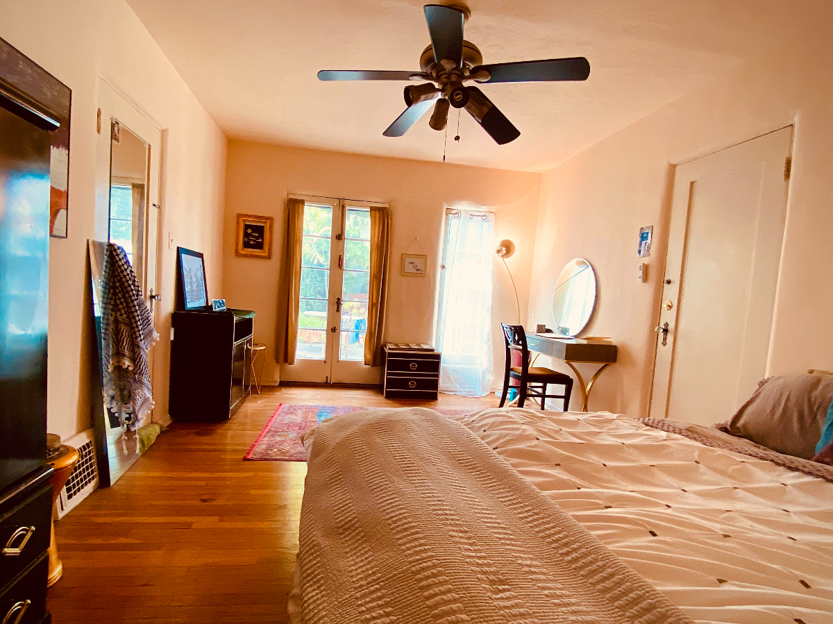 Private Room in a Beautiful Spanish-Style Home Near LACMA - Photo 6