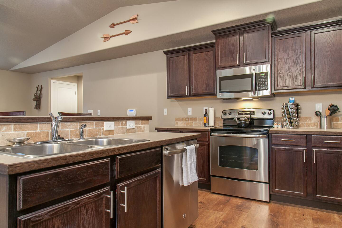 Cozy 3BR Near Factory Stores & Old Mill, EV Charger, Fast WiFi, Pet friendly - Photo 2