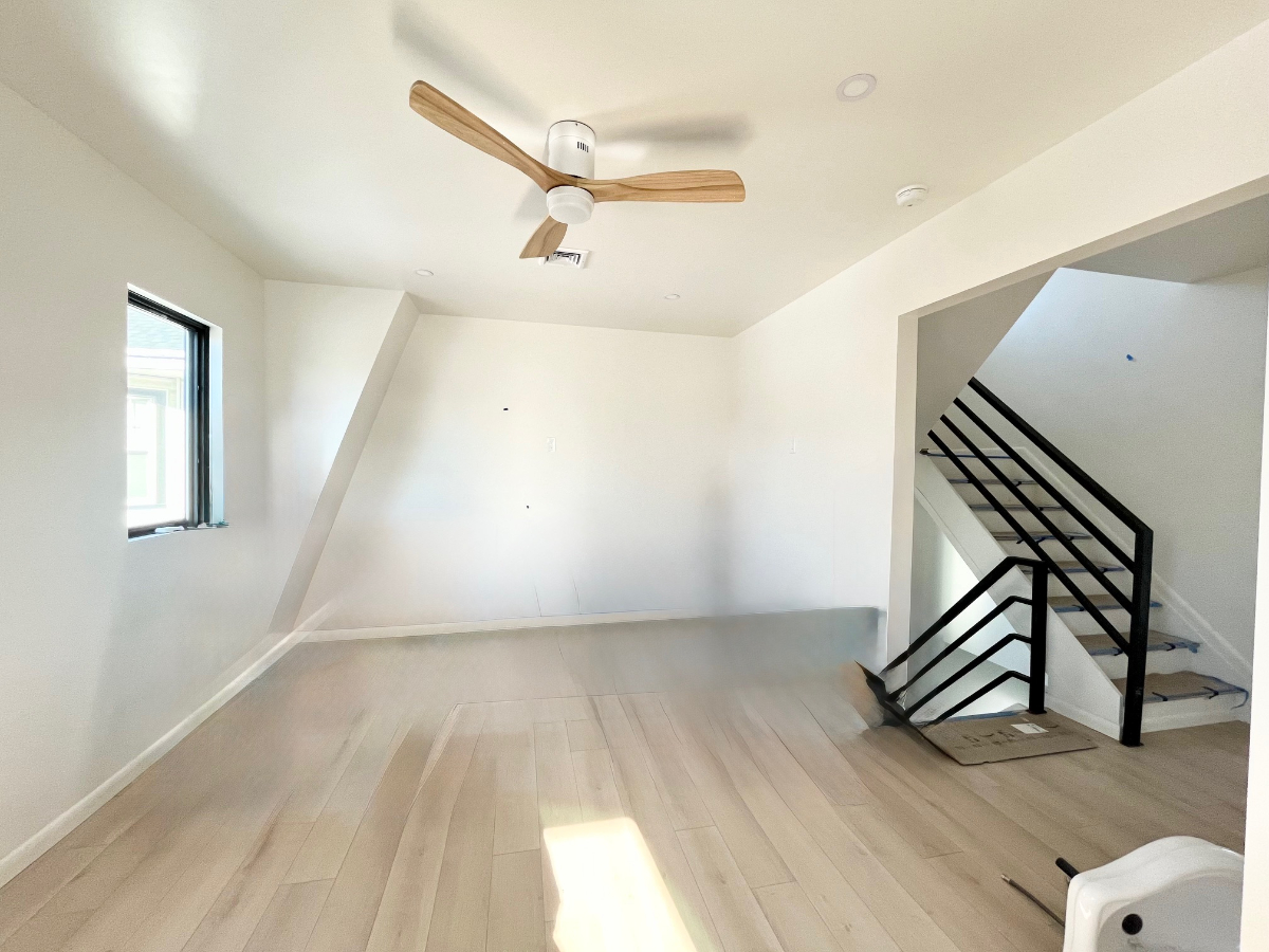 High-End Newly Renovated 3BR / 2.5 BA Duplex In Rockaway Beach near Transit - Photo 7