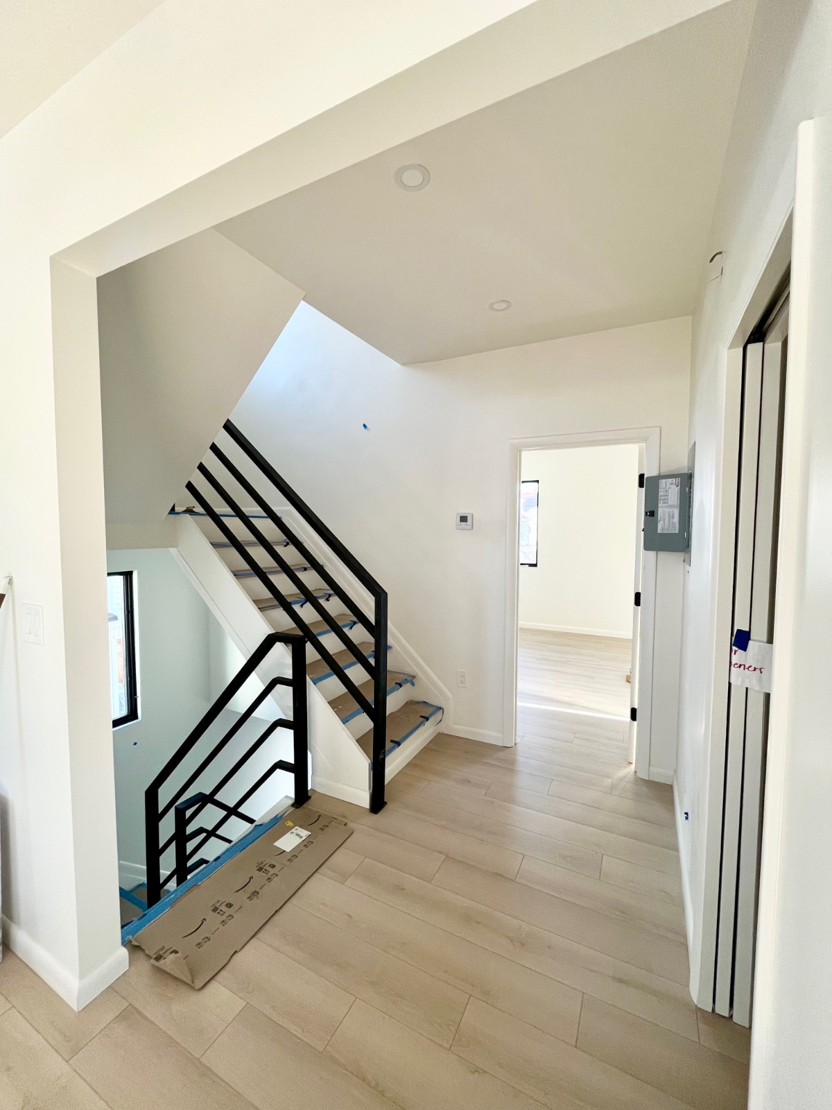 High-End Newly Renovated 3BR / 2.5 BA Duplex In Rockaway Beach near Transit - Photo 12