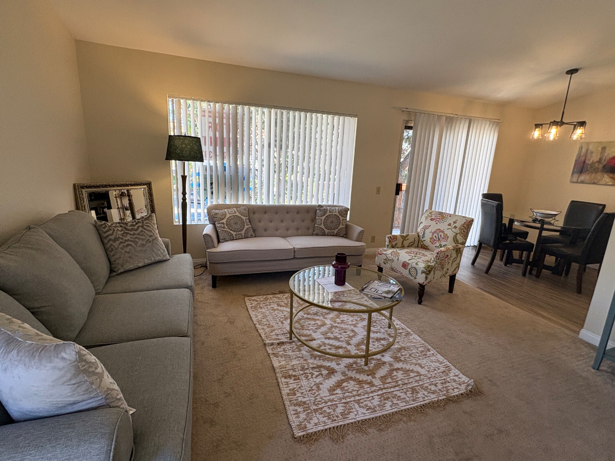 Beautiful second floor condo near UCSD, Scripps Hospital, UTC area - Photo 3