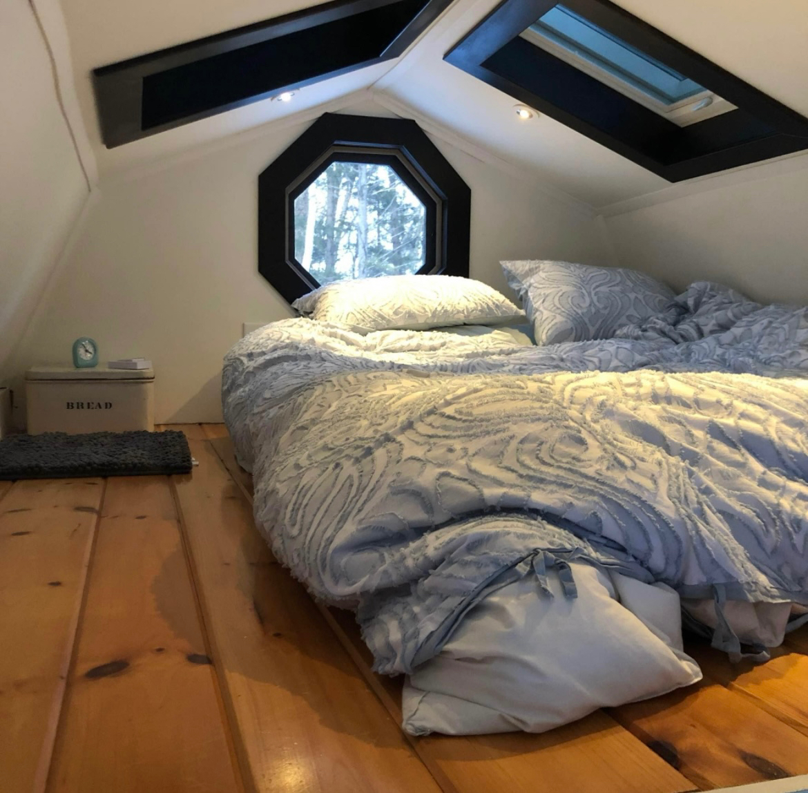 Tiny Home For Rent in Stockbridge VT - Photo 2