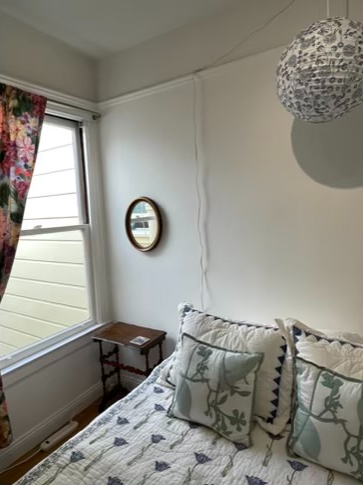 Private Room in Spacious Flat in Central Richmond District including Garage Parking - Photo 3