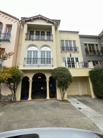 Private Room in Spacious Flat in Central Richmond District including Garage Parking - Photo 1