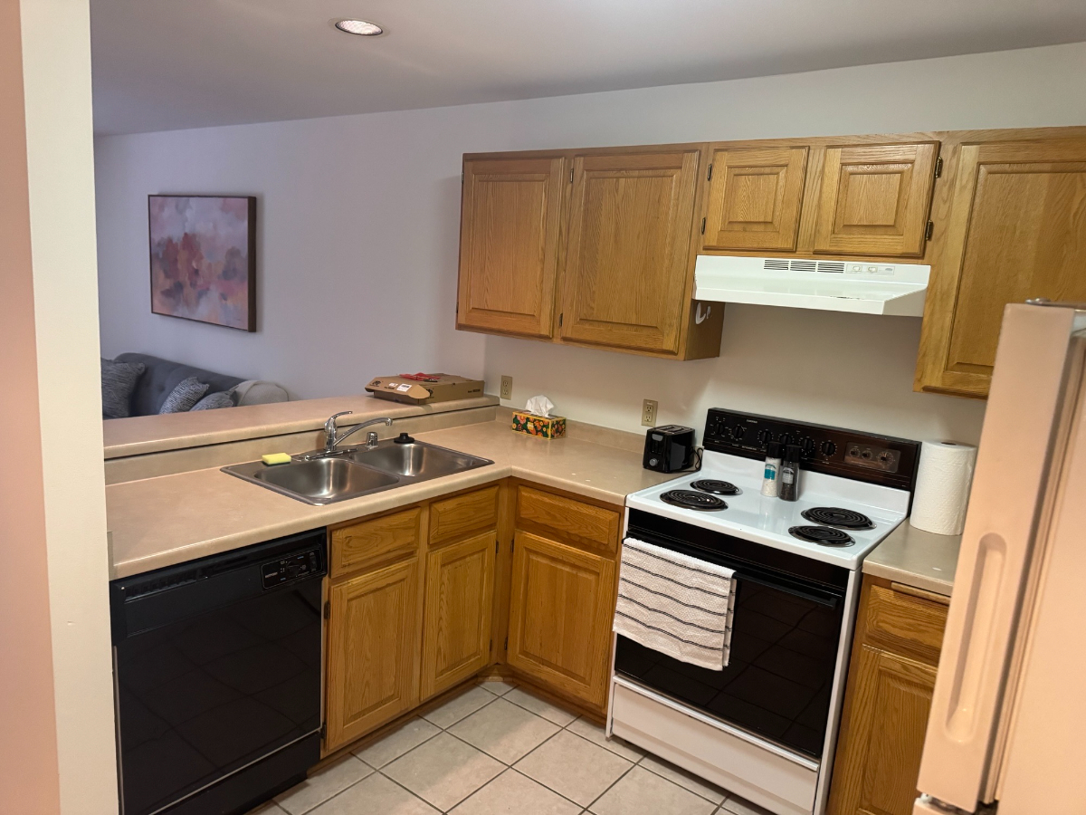 Stylish Apartments Near the Madison Arboretum, Hospitals, Pet-Friendly, In-Unit Laundry & Prime Loca - Photo 4