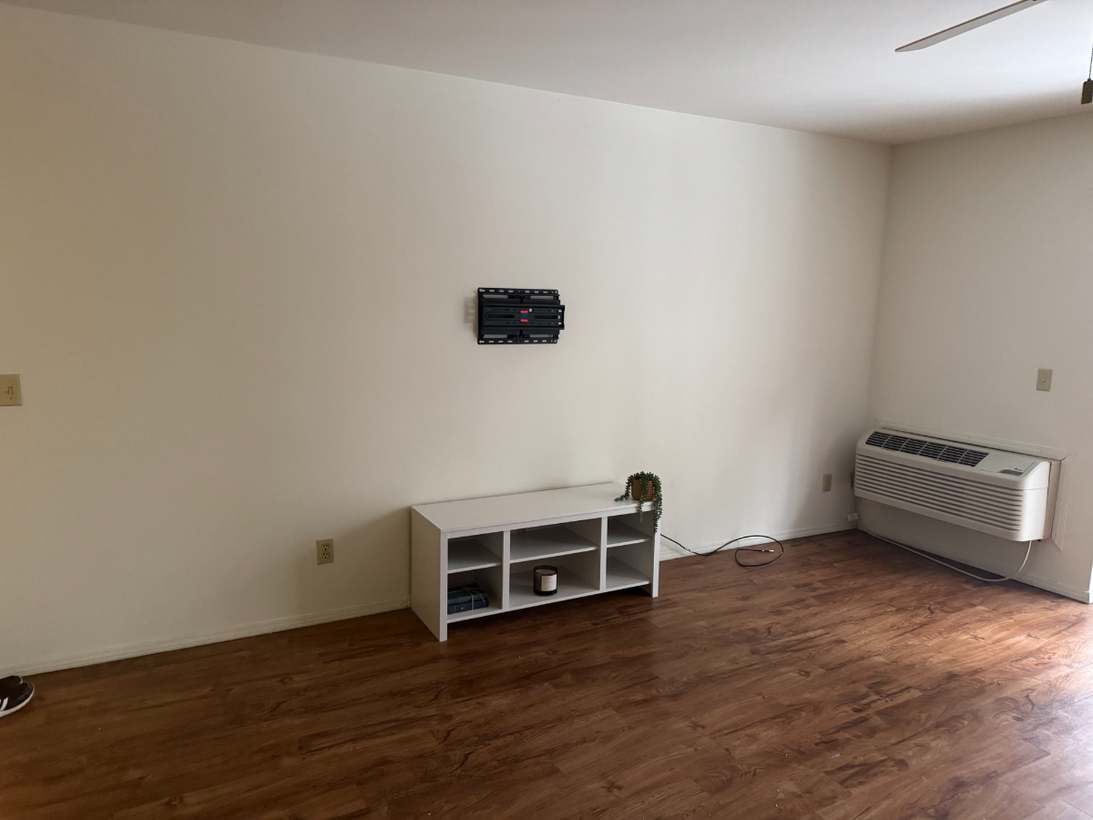 Stylish Apartments Near the Madison Arboretum, Hospitals, Pet-Friendly, In-Unit Laundry & Prime Loca - Photo 5