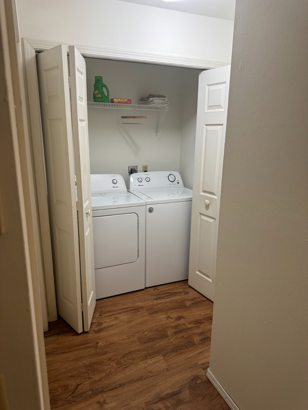 Stylish Apartments Near the Madison Arboretum, Hospitals, Pet-Friendly, In-Unit Laundry & Prime Loca - Photo 9