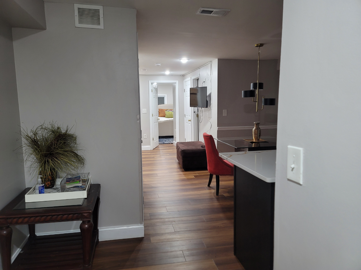 Comfortable 1 br apt near Union Market - Photo 5