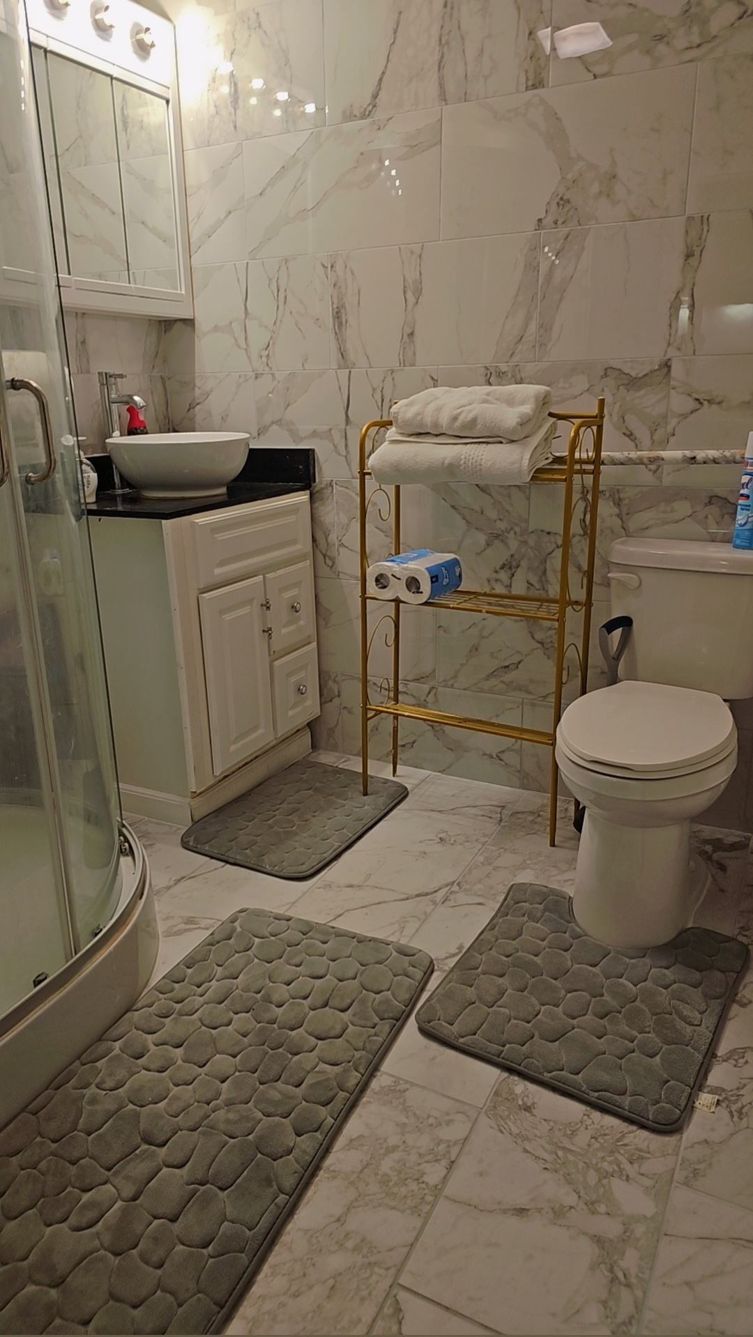 Elegant 2BR/2BA Loft in Heart of Downtown-near Hospitals, universities, and steps from Dining & Nigh - Photo 9