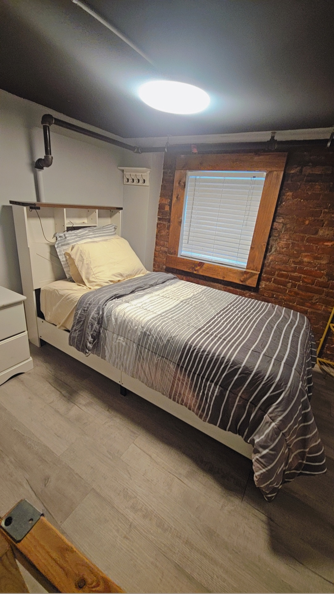 Elegant 2BR/2BA Loft in Heart of Downtown-near Hospitals, universities, and steps from Dining & Nigh - Photo 7