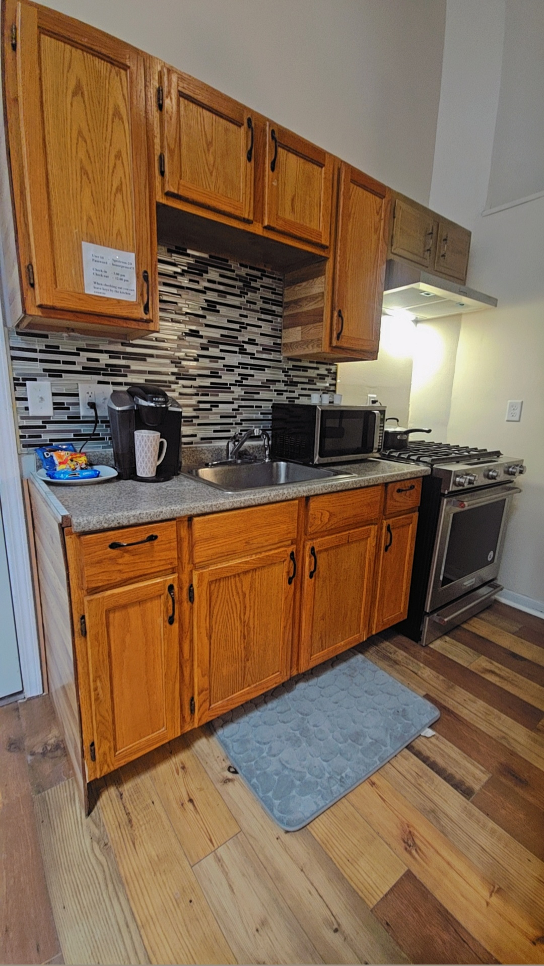 Elegant 2BR/2BA Loft in Heart of Downtown-near Hospitals, universities, and steps from Dining & Nigh - Photo 6